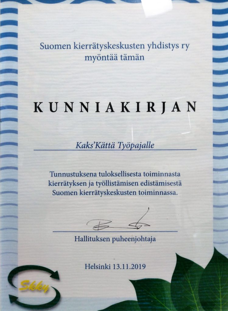 Read more about the article Kaks’Kättä työpajalle kunniakirja